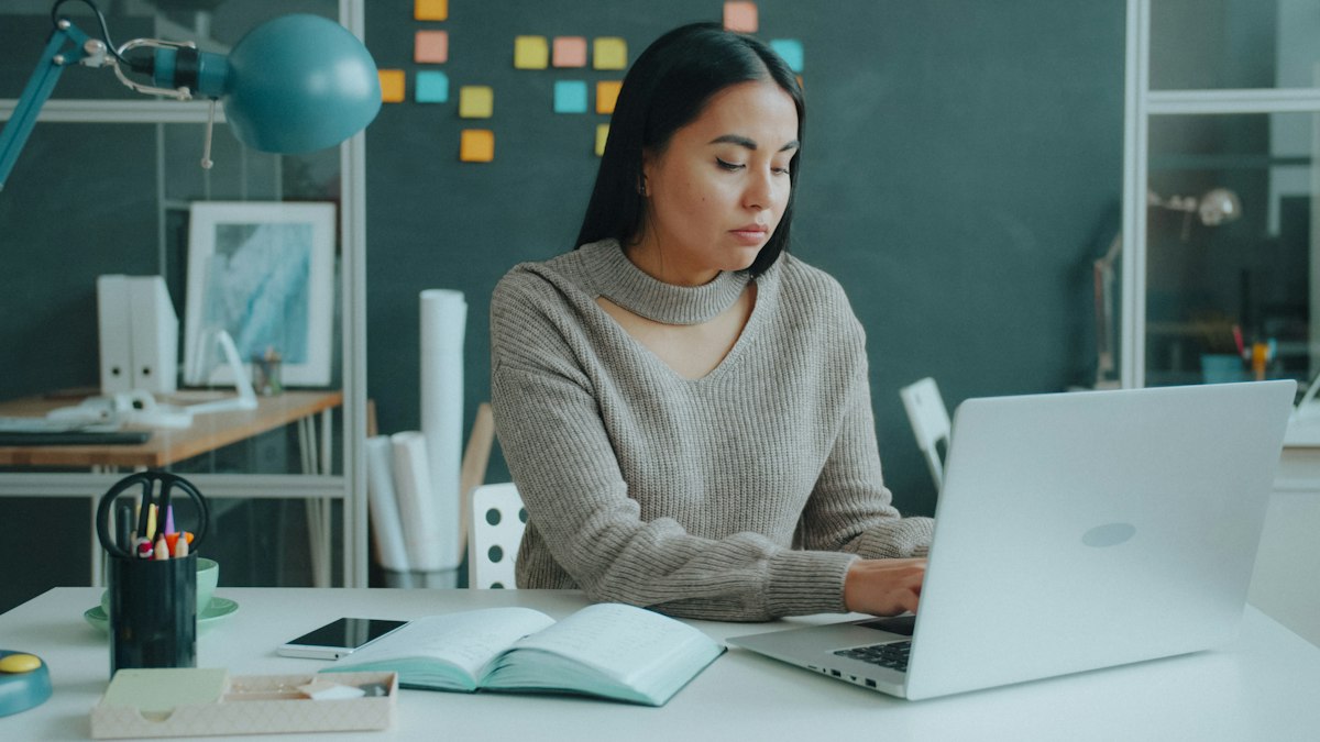 Cara Melamar Kerja lewat Email agar Lamaran Terlihat Profesional